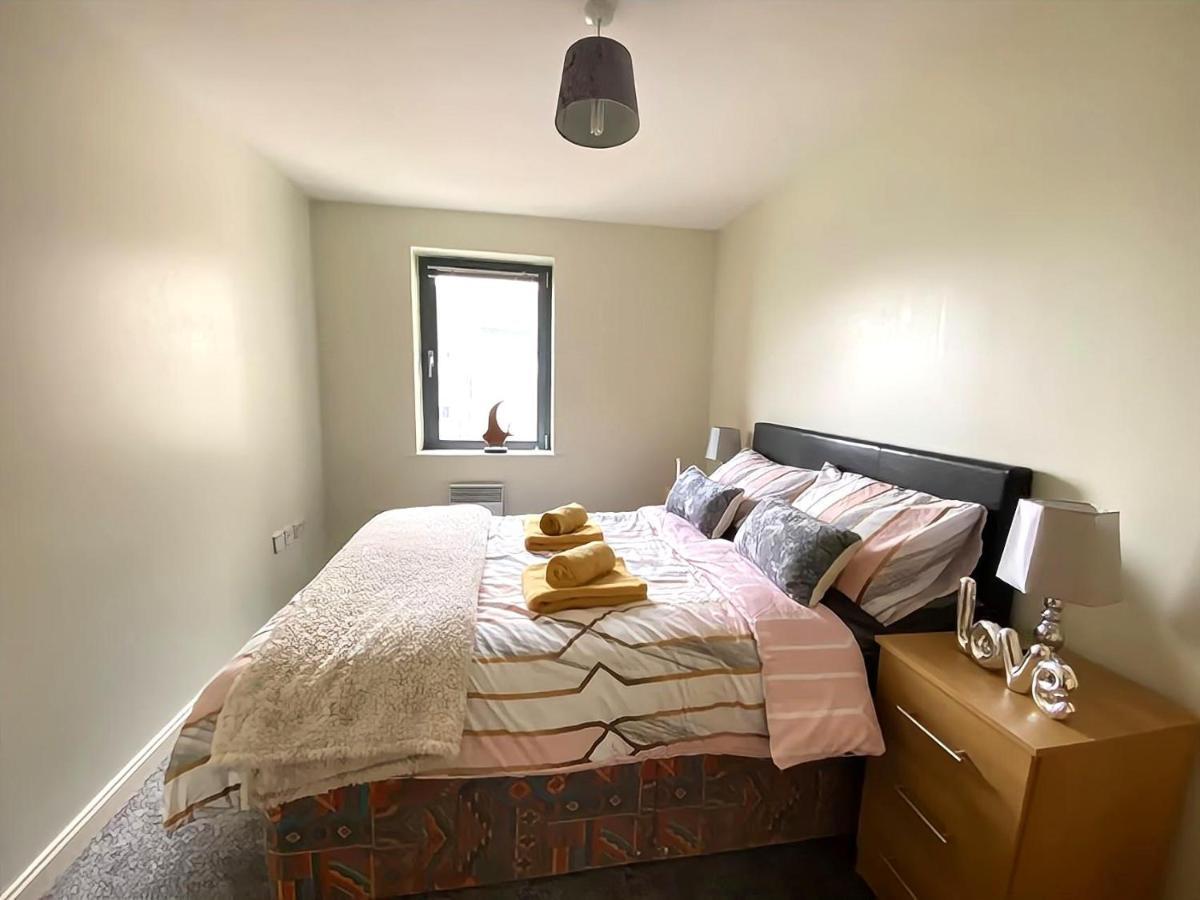 Lovely 2-Bedrooms Apartment Step To The Beach سوانسي المظهر الخارجي الصورة