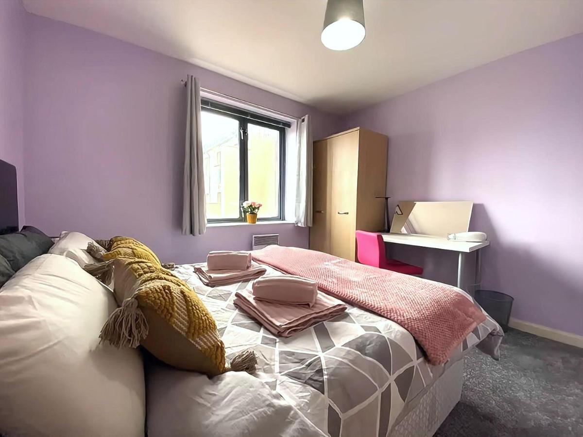 Lovely 2-Bedrooms Apartment Step To The Beach سوانسي المظهر الخارجي الصورة