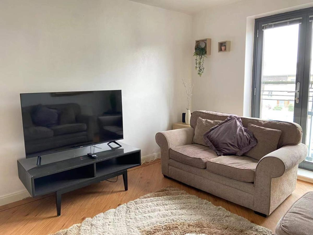 Lovely 2-Bedrooms Apartment Step To The Beach سوانسي المظهر الخارجي الصورة