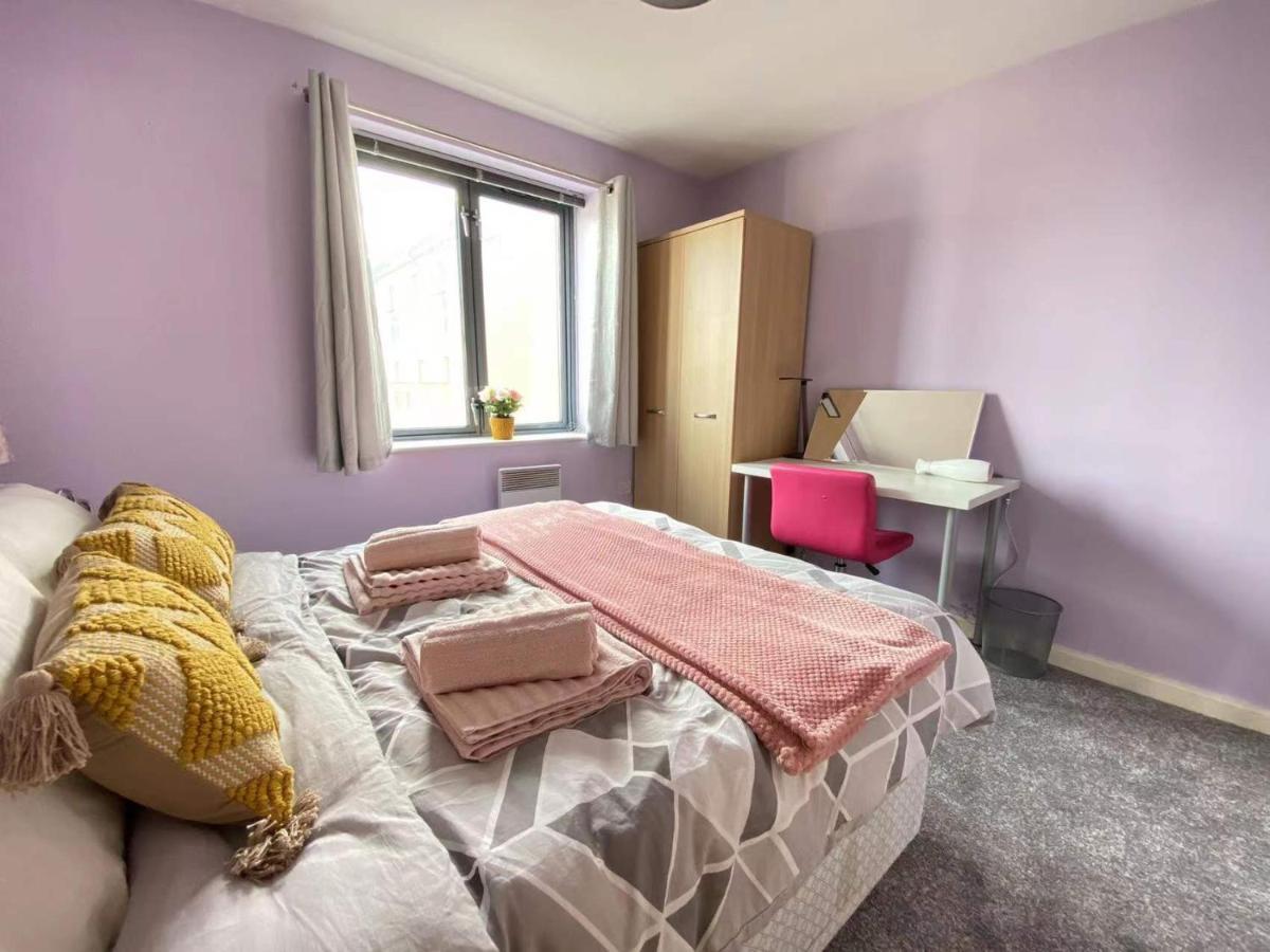 Lovely 2-Bedrooms Apartment Step To The Beach سوانسي المظهر الخارجي الصورة