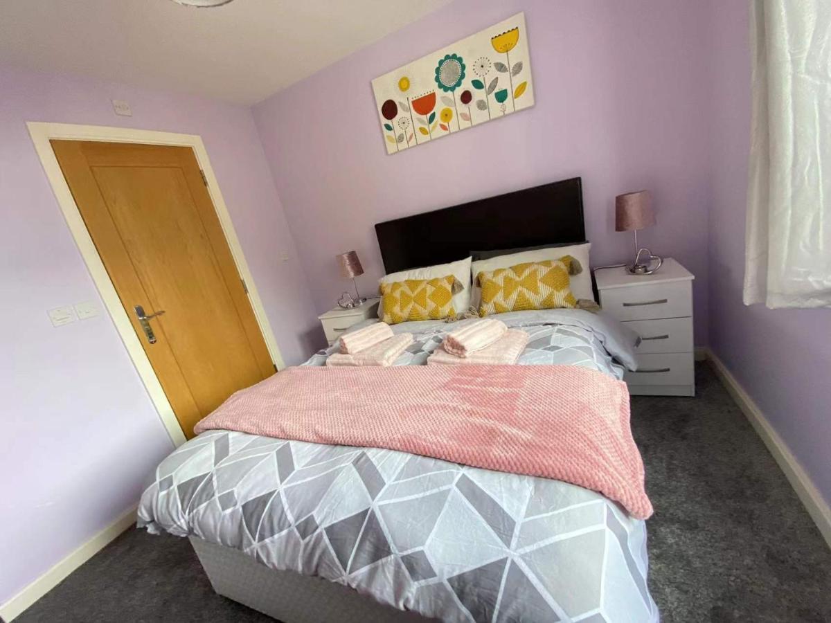 Lovely 2-Bedrooms Apartment Step To The Beach سوانسي المظهر الخارجي الصورة